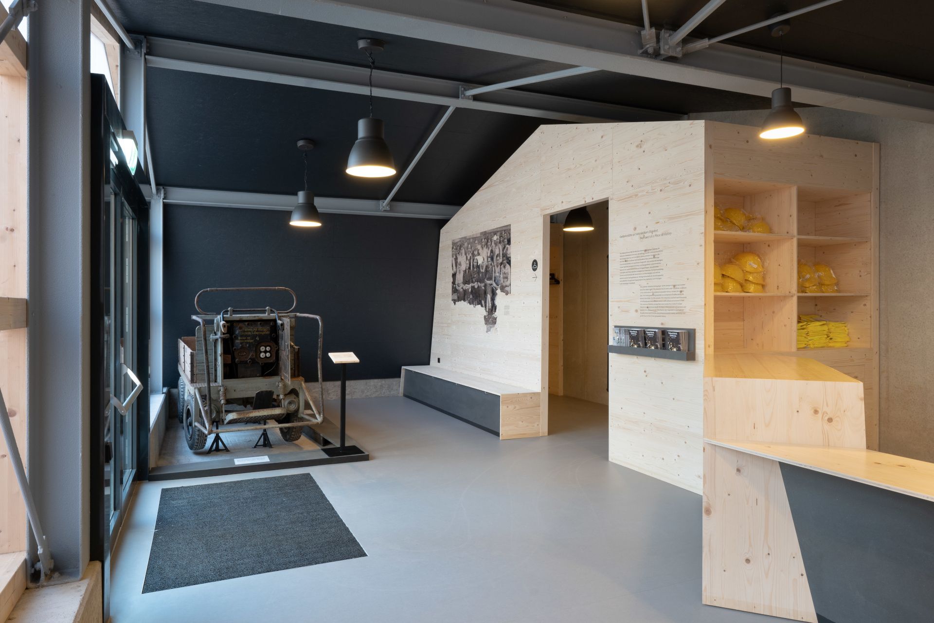 Foyer E-Karren